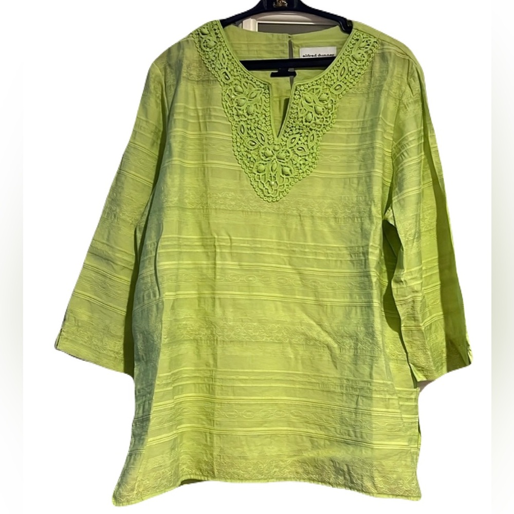 Alfred Dunner beaded & embroidered v-neck 3/4 sleeves Tunic